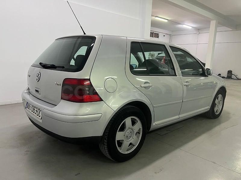 Usado VW Golf IV Highline 115 CV (84 kW) 2000 Gris / plata Berlina