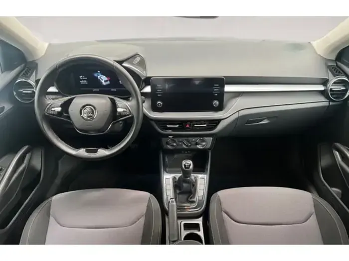 Usado Skoda Fabia Active 80 CV (58 kW) 2022 Blanco Utilitario