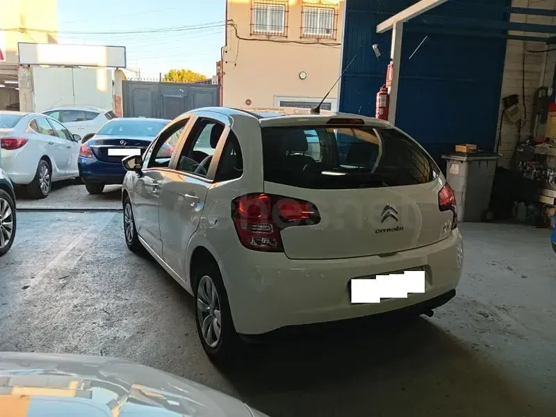 Usado Citroën C3 Attraction 73 CV (53 kW) 2011 Blanco Berlina