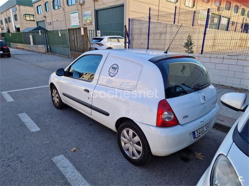 Blanco Usado 2009 Renault Clio II Campus Berlina | 2500 € (Buen precio) - Imagen 1/4
