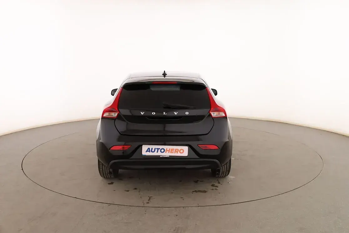 Usado Volvo V40 Kinetic 115 CV (84 kW) 2015 Negro Familiar