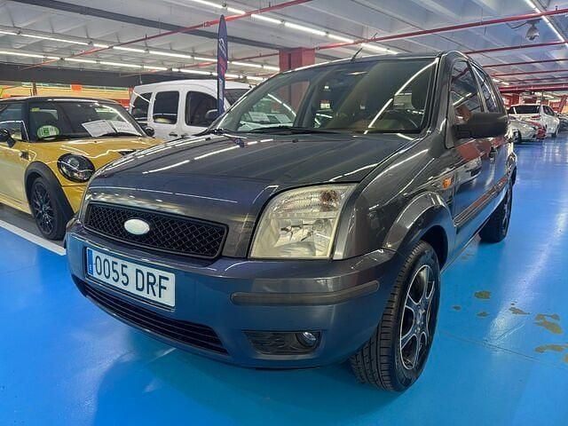 Gris / plata Usado 2005 Ford Fusion Trend Berlina | 4990 € (Un poco caro) - Imagen 1/4