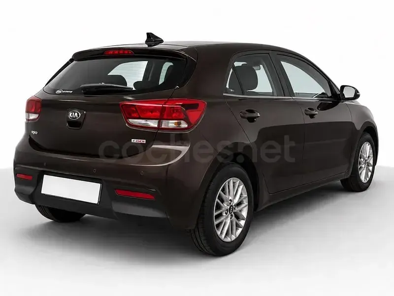Usado Kia Rio 100 CV (73 kW) 2020 Marrón Berlina