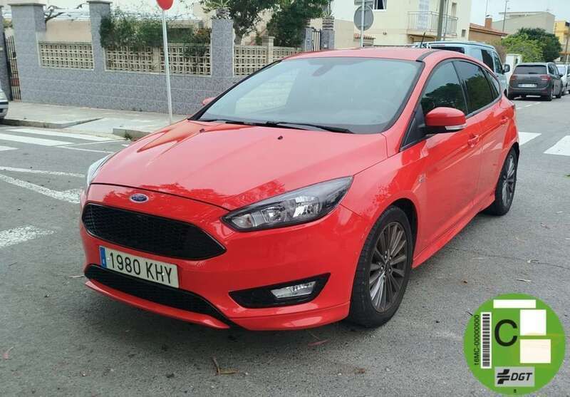 Rojo Usado 2018 Ford Focus ST-Line Utilitario | 10.995 € (Buen precio) - Imagen 1/4