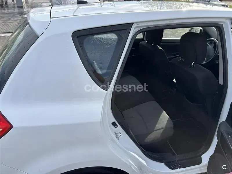 Usado Kia Ceed Active 126 CV (92 kW) 2011 Blanco Utilitario