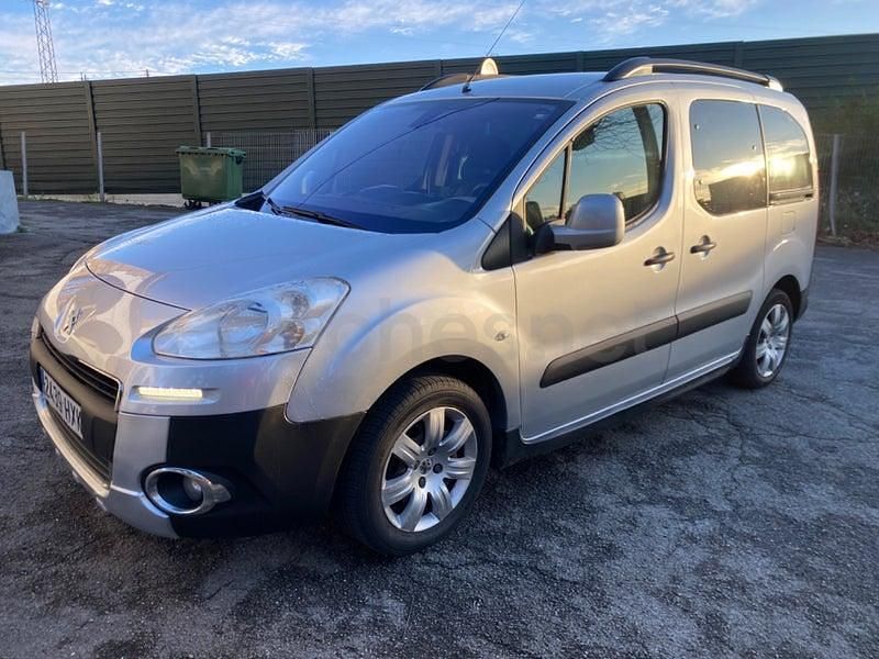 Usado Peugeot Partner Tepee Outdoor 92 CV (67 kW) 2014 Gris / plata Monovolumen