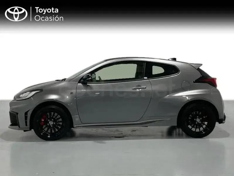 Usado Toyota Yaris 276 CV (202 kW) 2024 Gris / plata Utilitario