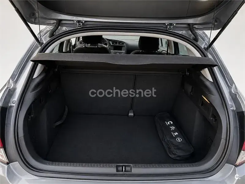 Usado Citroën C4 Live 120 CV (88 kW) 2018 Gris / plata Berlina