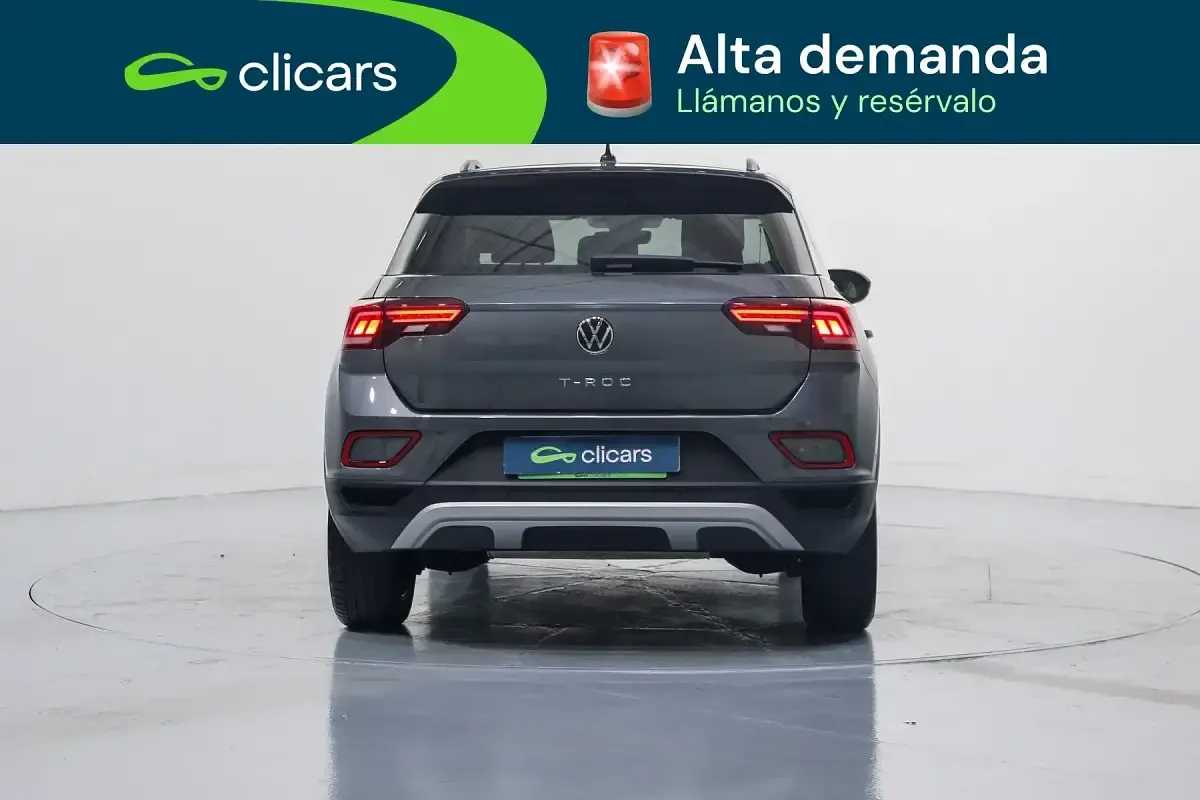 Usado VW T-Roc 110 CV (80 kW) 2023 Gris SUV