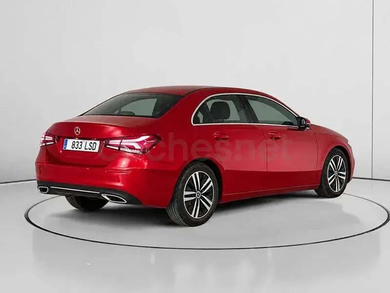 Usado Mercedes A180 116 CV (85 kW) 2021 Rojo Berlina