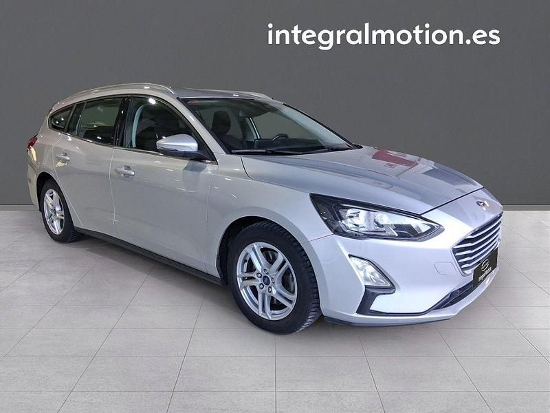 Usado Ford Focus Trend 119 CV (87 kW) 2019 Gris Familiar