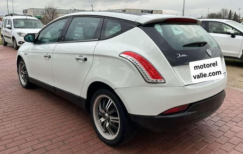 Usado Lancia Delta 120 CV (88 kW) 2010 Blanco Utilitario