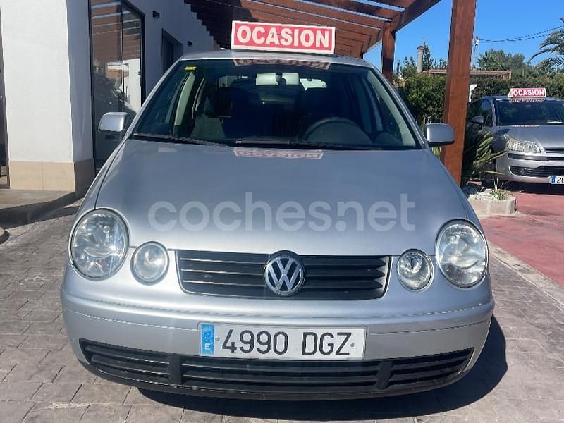 Gris / plata Usado 2005 VW Polo Trendline Berlina | 3200 € (Un poco caro) - Imagen 1/4