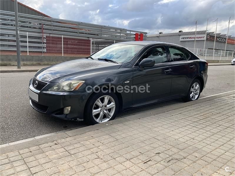 Usado Lexus IS220d 177 CV (130 kW) 2009 Gris / plata Berlina