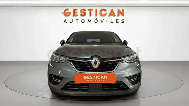 Usado Renault Arkana Zen 140 CV (102 kW) 2021 Gris / plata SUV