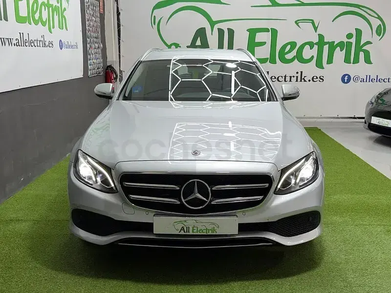 Usado Mercedes E300 306 CV (225 kW) 2019 Gris / plata Familiar