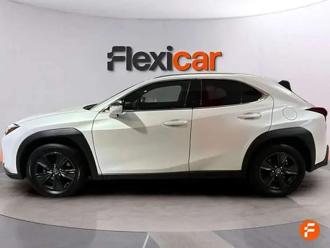 Usado Lexus UX 250h Luxury Line 184 CV (135 kW) 2024 Blanco SUV
