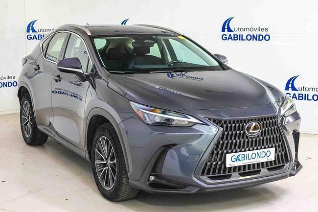 Usado Lexus NX350h Business Edition 242 CV (177 kW) 2022 Gris / plata SUV