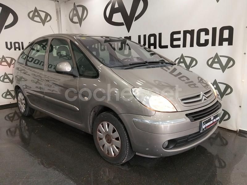 Usado Citroën Xsara Picasso Exclusive 92 CV (67 kW) 2011 Beige Monovolumen
