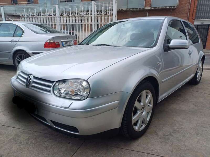 Plateado Usado 2000 VW Golf IV Highline Utilitario | 9900 € - Imagen 1/4