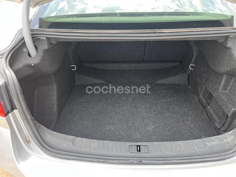 Usado Chevrolet Malibu LTZ 160 CV (117 kW) 2013 Gris / plata Berlina