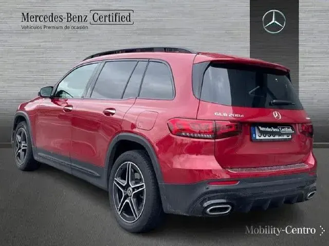 Käytetty Mercedes GLB200 AMG line 150 HP (110 kW) 2023 Punainen Katumaasturi