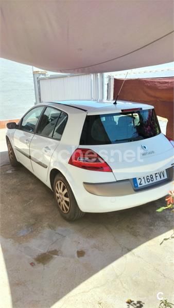 Blanco Usado 2007 Renault Mégane II Dynamique Berlina | 2300 € (Buen precio) - Imagen 1/4