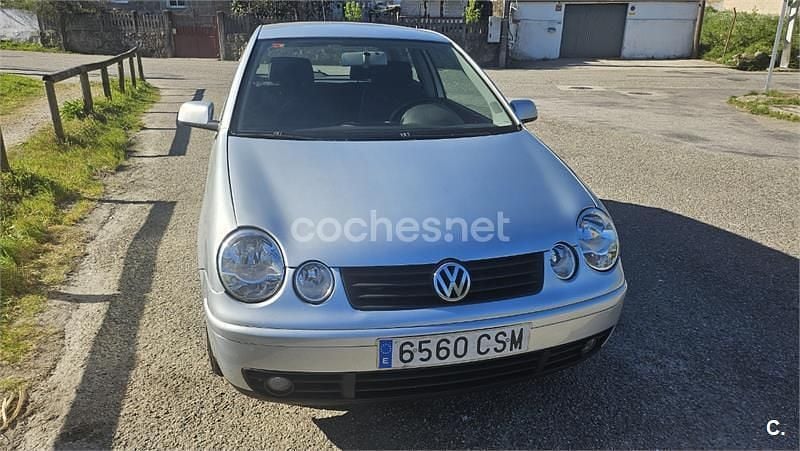 Usado VW Polo Trendline 65 CV (47 kW) 2004 Gris / plata Utilitario