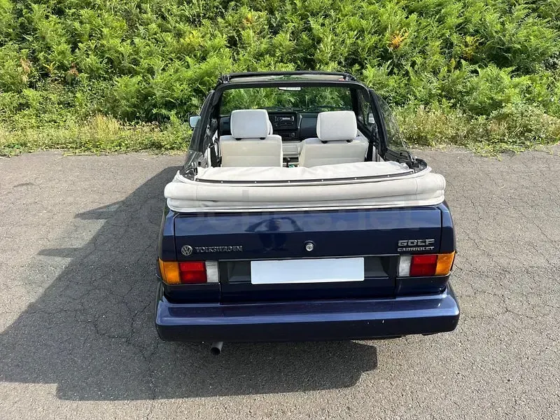 Usado VW Golf Cabriolet 98 CV (72 kW) 1992 Azul Descapotable