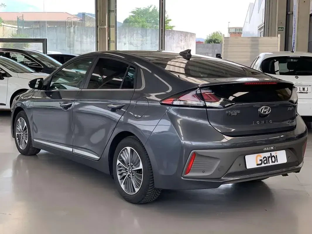 Usado Hyundai Ioniq Style 141 CV (103 kW) 2019 Gris Utilitario