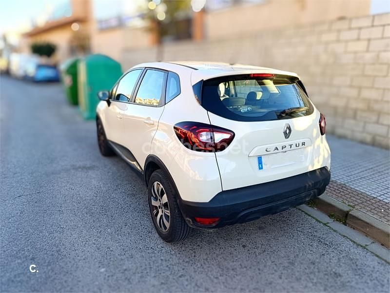Usado Renault Captur Intens 90 CV (66 kW) 2018 Blanco SUV