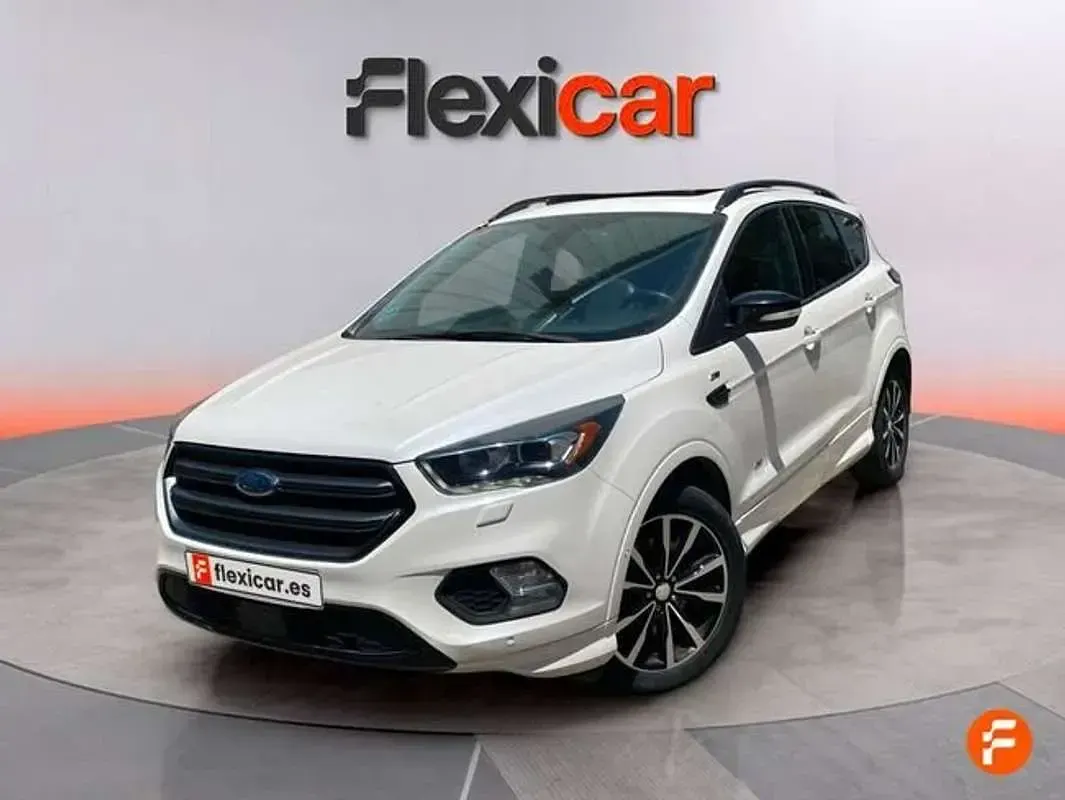Usado Ford Kuga ST-Line 150 CV (110 kW) 2017 Blanco SUV