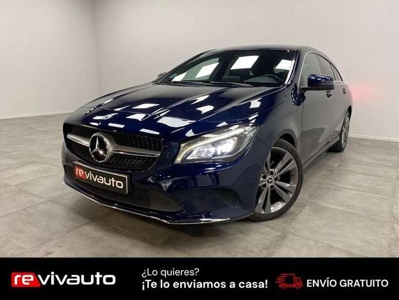 Usado Mercedes CLA200 Shooting Brake 136 CV (100 kW) 2018 Azul Familiar