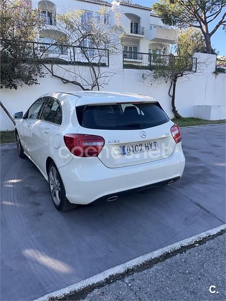 Usado Mercedes A180 Urban 109 CV (80 kW) 2014 Blanco Berlina