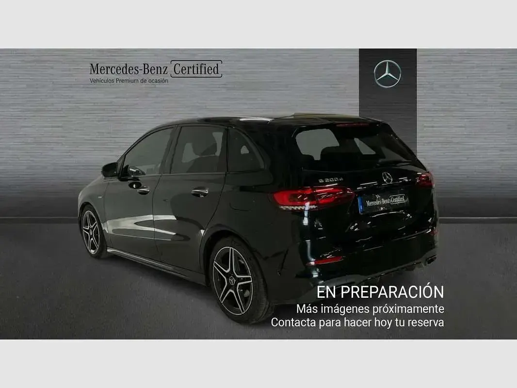 Usado Mercedes B220 190 CV (139 kW) 2022 Negro Utilitario