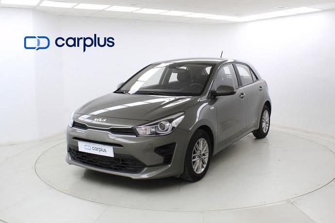 Gris Usado 2023 Kia Rio Utilitario | 15.490 € (Precio justo) - Imagen 1/4