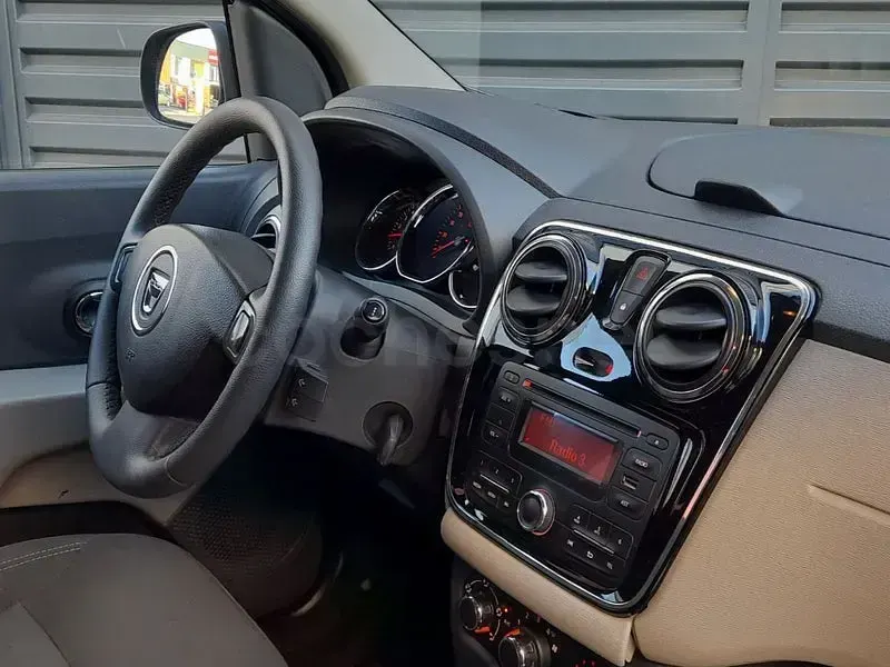 Usado Dacia Lodgy Lauréate 115 CV (84 kW) 2016 Azul Monovolumen