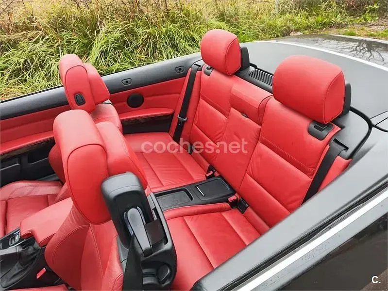 Usado BMW 320 Cabriolet 177 CV (130 kW) 2008 Negro Descapotable