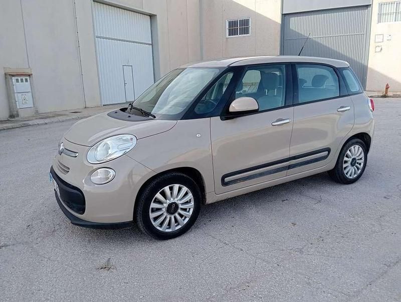 Beige Usado 2014 Fiat 500L Living Monovolumen | 9199 € (Precio justo) - Imagen 1/4