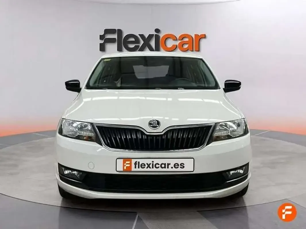 Usado Skoda Rapid 95 CV (69 kW) 2018 Blanco Utilitario