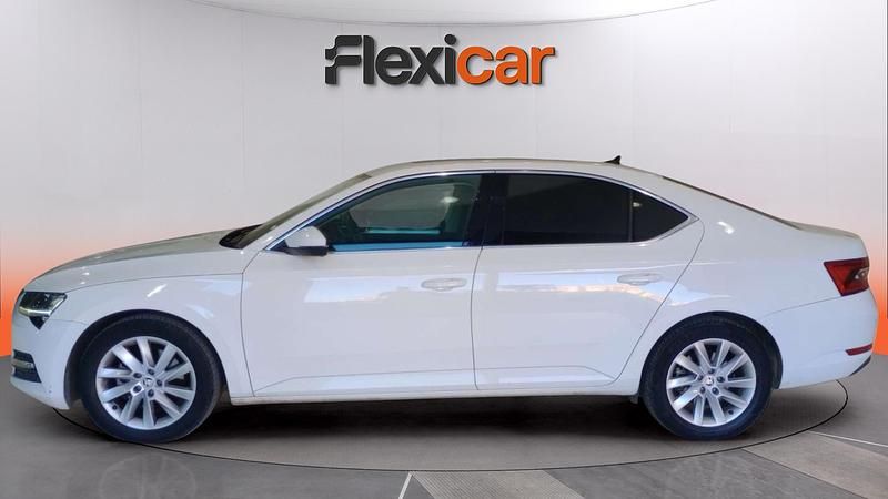Usado Skoda Superb Ambition 120 CV (88 kW) 2020 Blanco Berlina