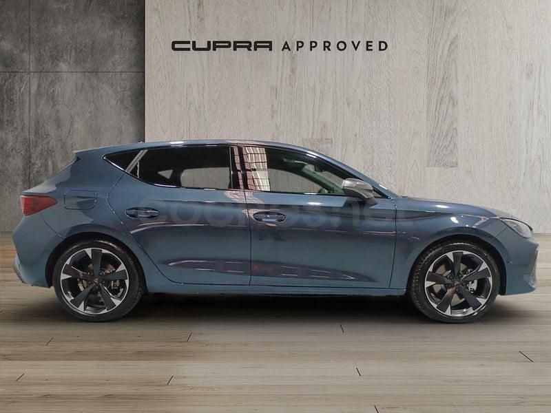 Usado Cupra Leon 204 CV (150 kW) 2025 Gris / plata Berlina