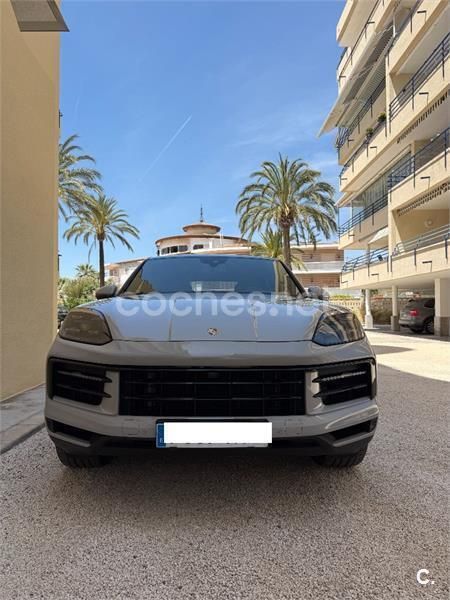 Gris / plata Usado 2023 Porsche Cayenne SUV | 108.000 € (Caro) - Imagen 1/4