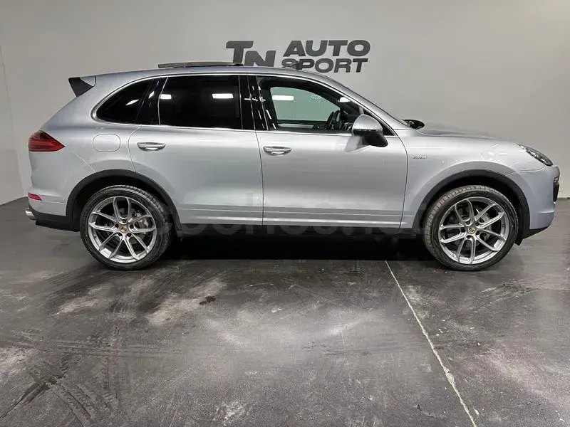 Usado Porsche Cayenne S 385 CV (283 kW) 2017 Gris / plata SUV