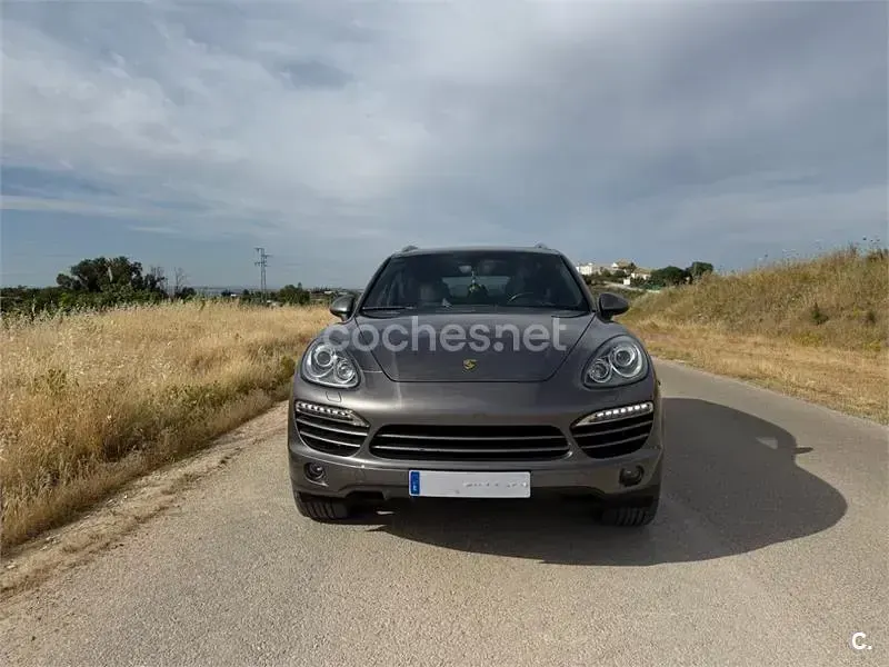 Usado Porsche Cayenne 240 CV (176 kW) 2011 Gris / plata SUV