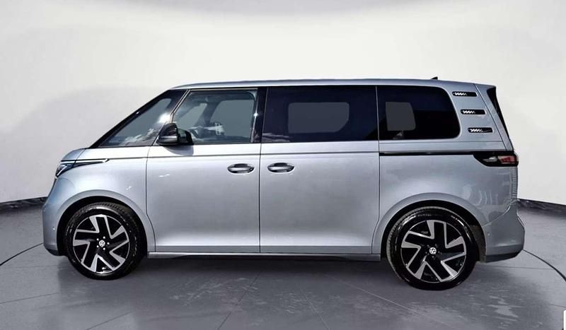 Usado VW ID. Buzz Pro 150 kW (204 CV) 2023 Plateado Monovolumen