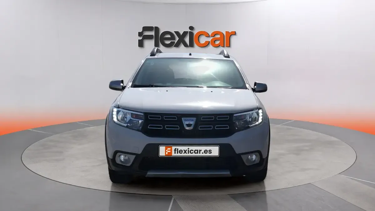 Usado Dacia Sandero Comfort 90 CV (66 kW) 2020 Blanco Berlina