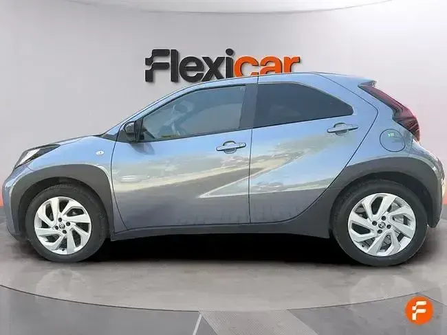 Usado Toyota Aygo 72 CV (52 kW) 2024 Gris