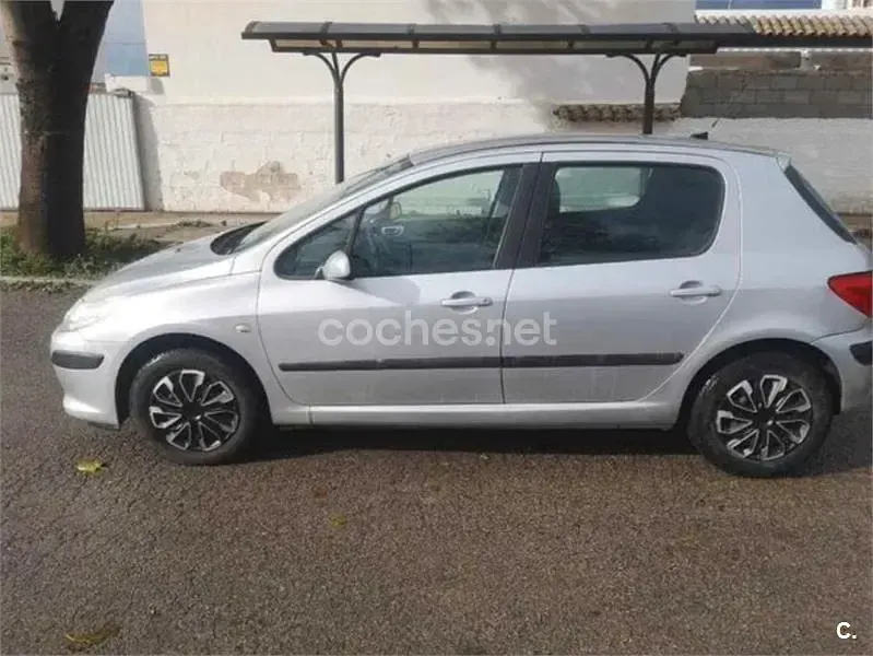 Usado Peugeot 307 90 CV (66 kW) 2006 Blanco Berlina