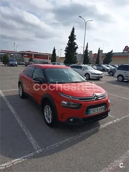 Usado Citroën C4 Feel 82 CV (60 kW) 2018 Rojo Berlina